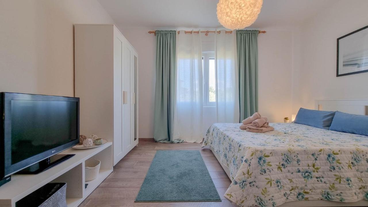 Ester Novigrad Istria Kültér fotó